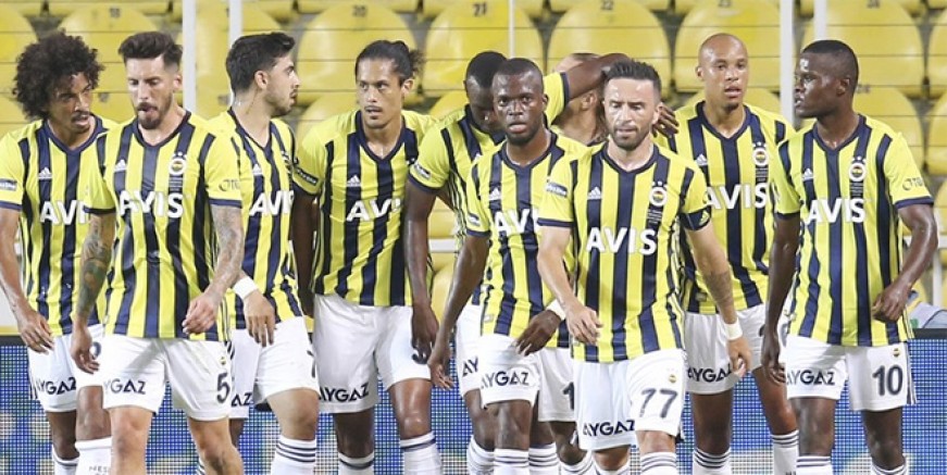 Fenerbahçe'de 13 ismin üzeri çizildi