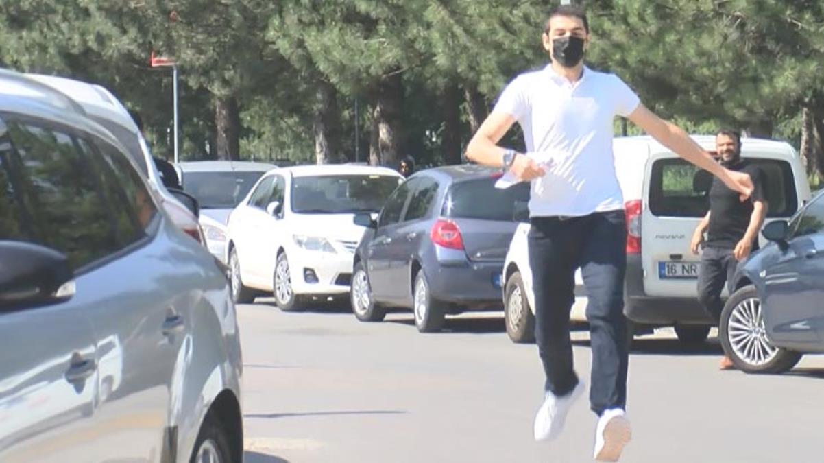 Bütün yıl hazırlandığı sınavı saniyelerle kaçırdı!