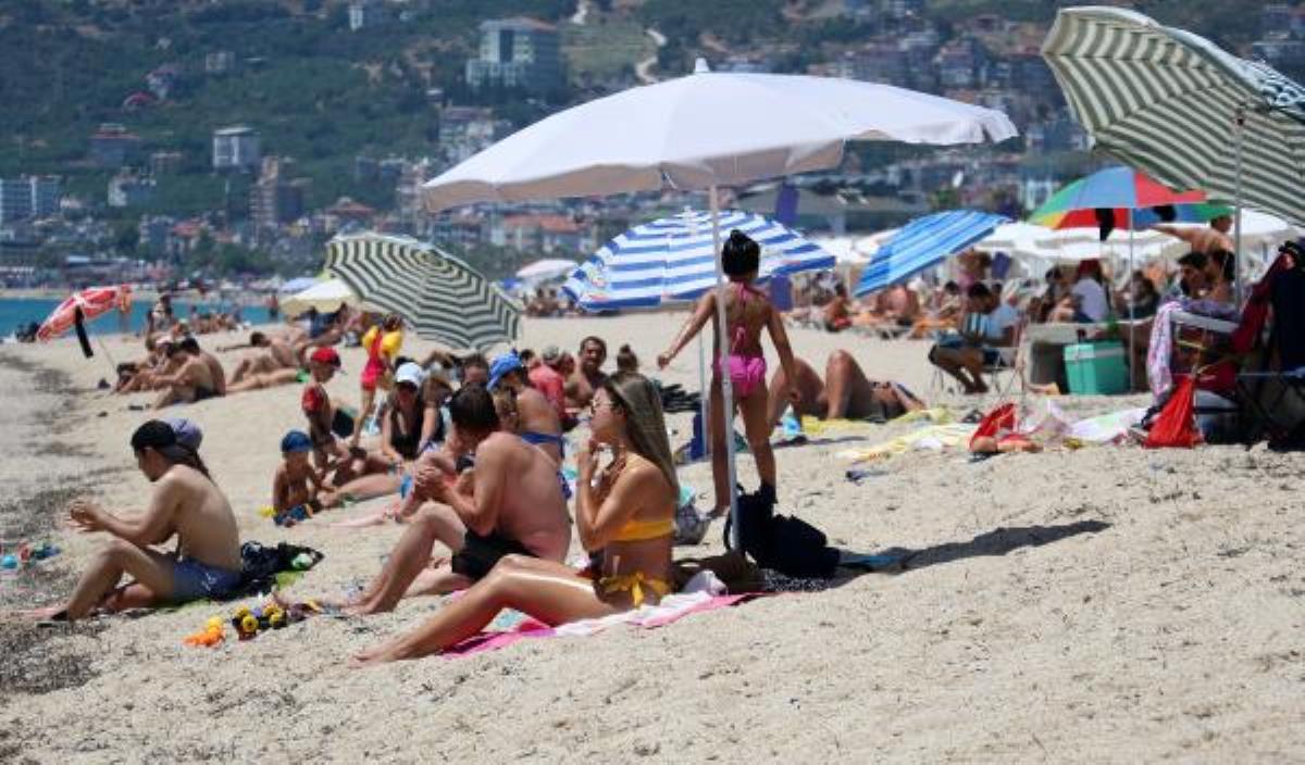 Vatandaşlar plajlara akın etti