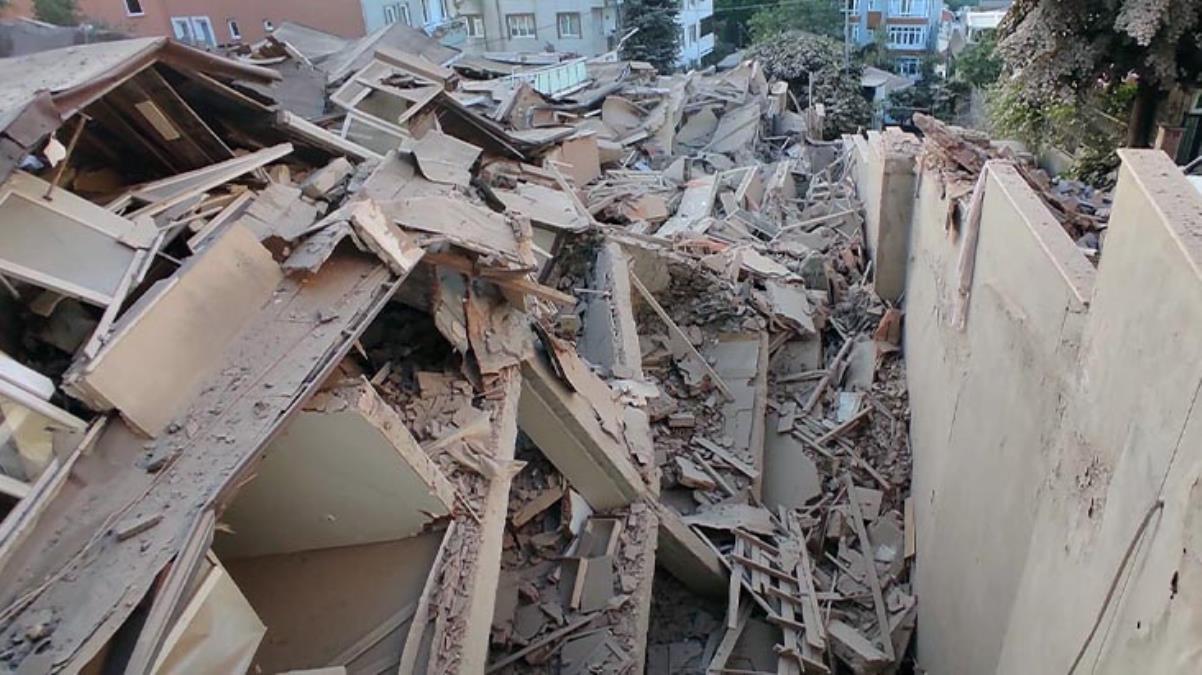 Sarıyer'de daha önce boşaltılan 9 katlı bina çöktü