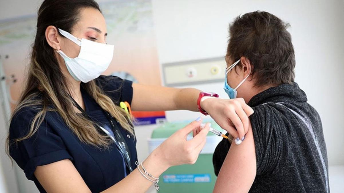 Aşılamada yeni rekor! Bir günde 781 bin kişi aşı yaptırdı