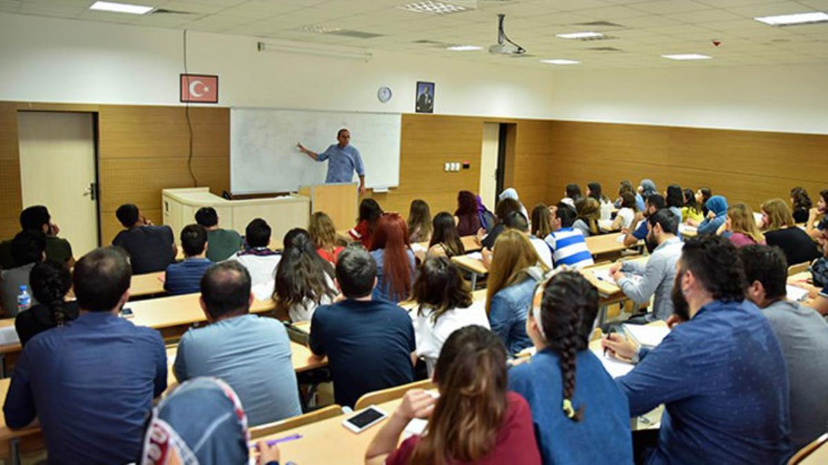Öğretim üyeleri ve üniversite personelleri aşılanıyor