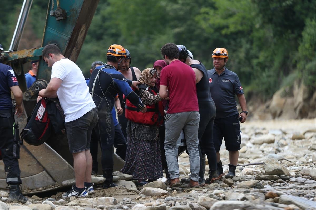 Sakarya Düzce ve Zonguldak sele teslim!
