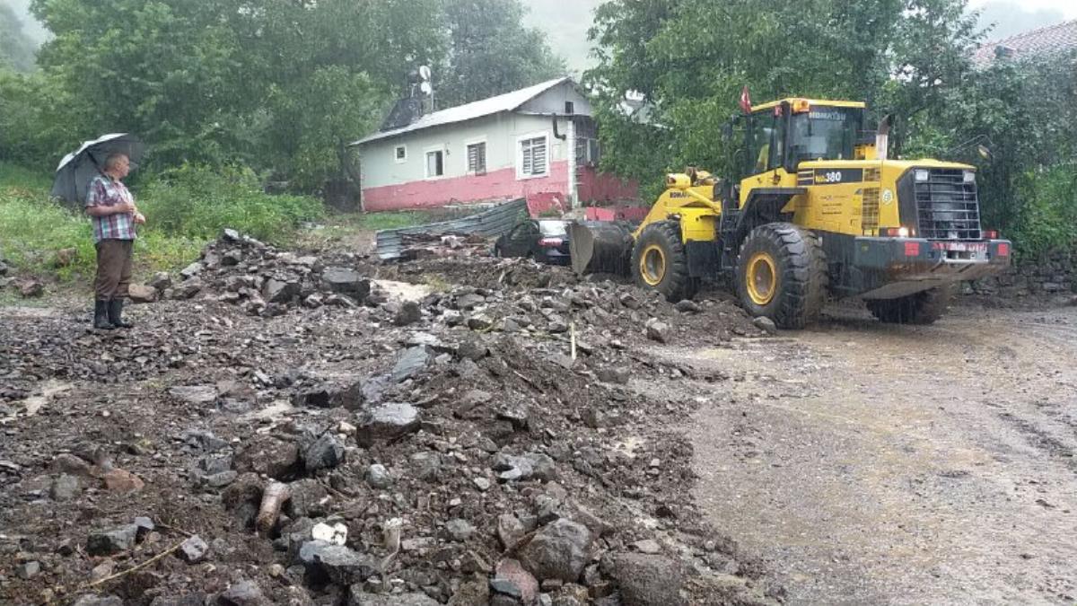 Düzce'de şiddetli sağanak halkı perişan etti!