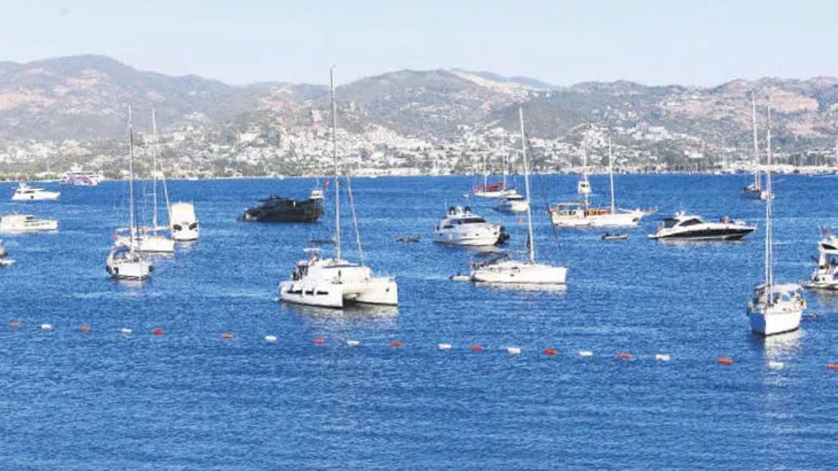 Bodrum'da deniz trafiği de kilitlendi