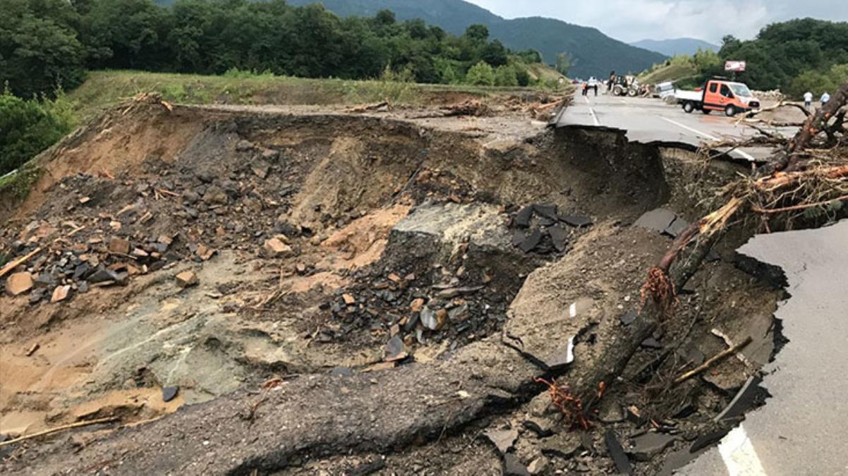 Erzincan'da maden ocağında toprak kayması!