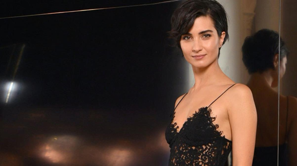 Tuba Büyüküstün'den sıfır makyaj pozu