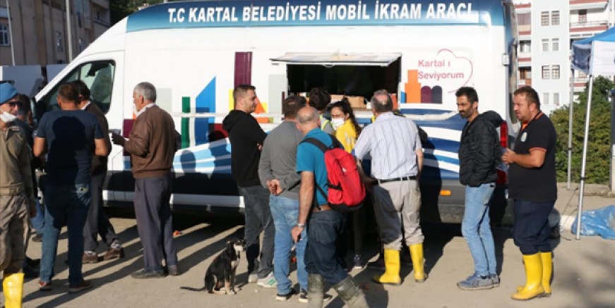 Kartal Belediyesi Karadeniz'de yaralara merhem oldu