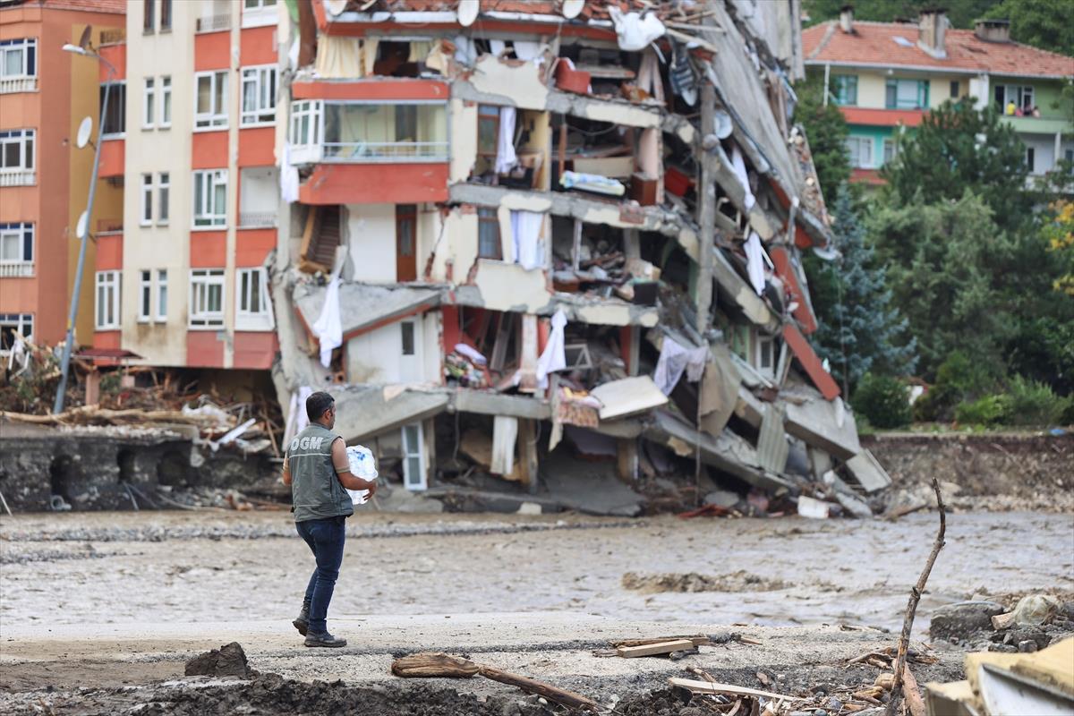 Sel felaketinde hayatını kaybedenlerin sayısı 78 oldu