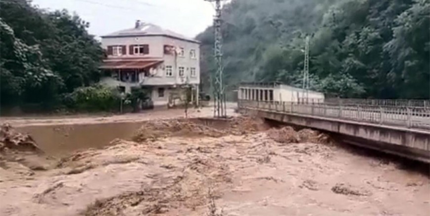 Giresun'da Batlama Deresi taştı