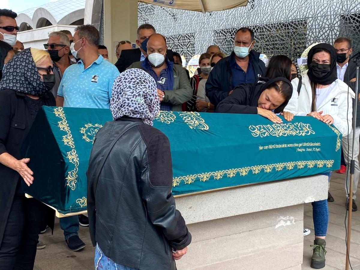 Yeşim Salkım'ın baba acısı