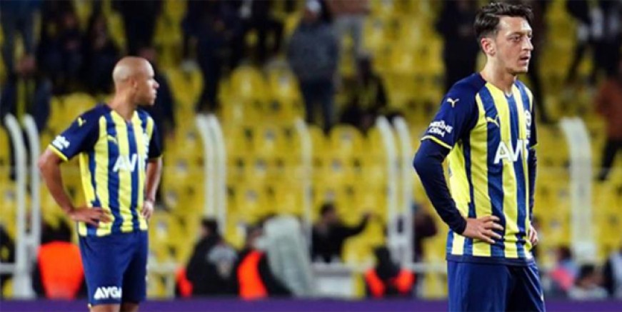 Fenerbahçe zirve yolunda ağır yaralı