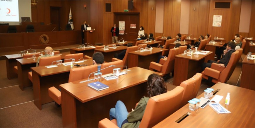 Kartal Belediyesi çalışanlarına aşının önemi anlatıldı