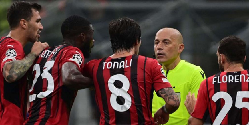 Milan Cüneyt Çakır'ın peşini bırakmıyor!