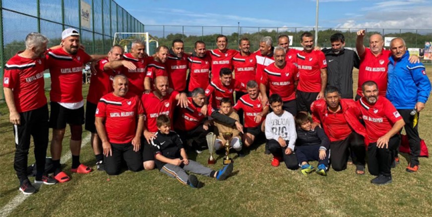 Kartal Belediyespor Antalya'da şampiyon