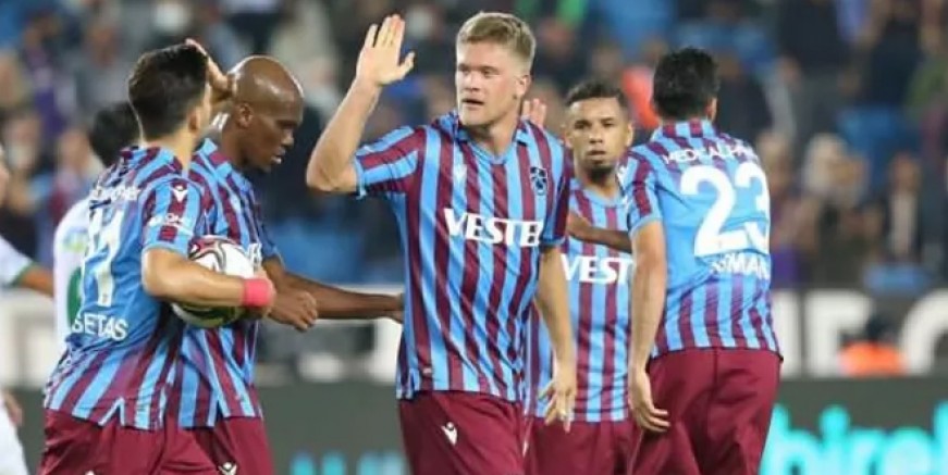 Trabzon'da şampiyonluk türküleri