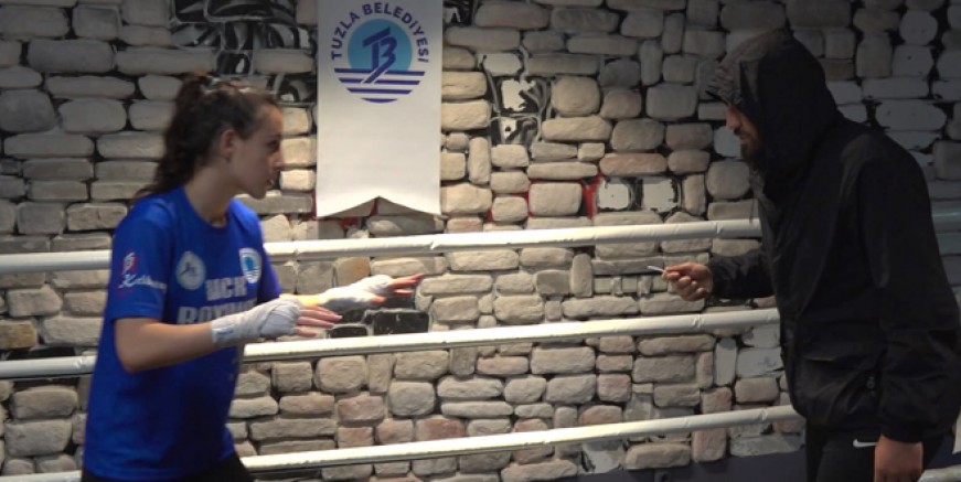 Tuzlalı kadınlar şiddete karşı kick boks öğreniyor