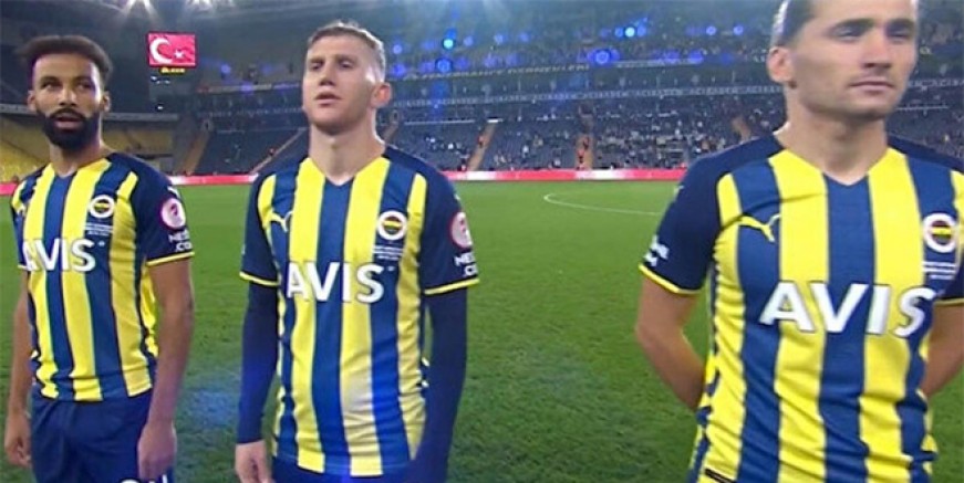 Burak Kapacak'a göbek tepkisi