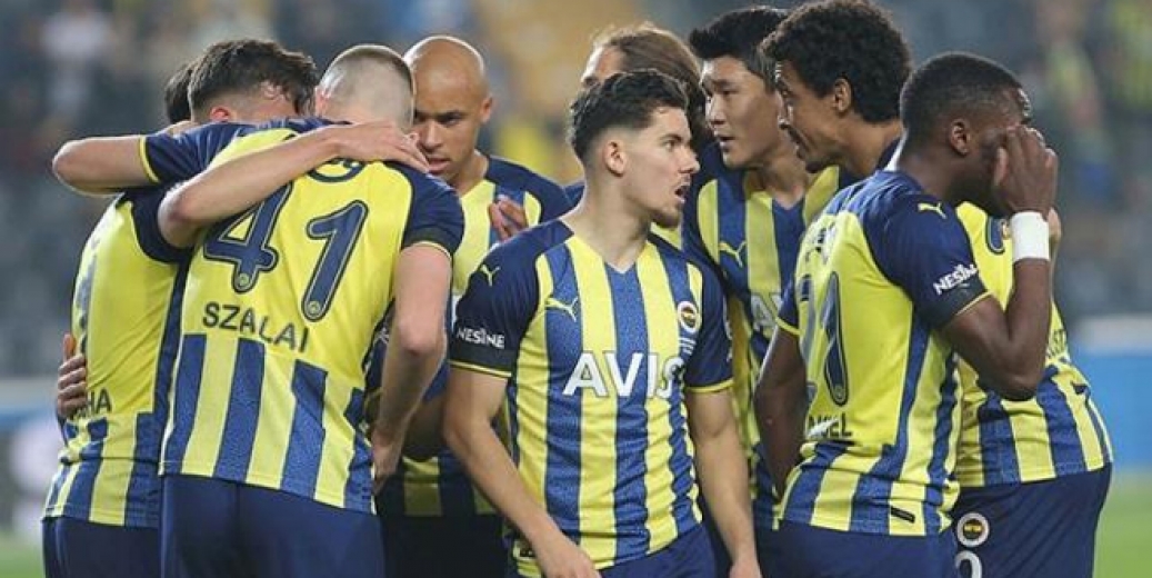 Fenerbahçe'de üç yabancı yolcu!