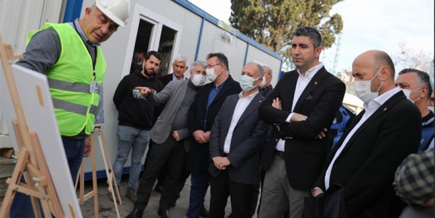 Kartal Neyzen Tevfik meydanı yeşile bürünüyor