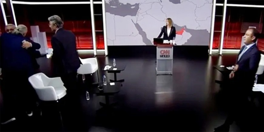 Mehmet Metiner acı haberi canlı yayında aldı