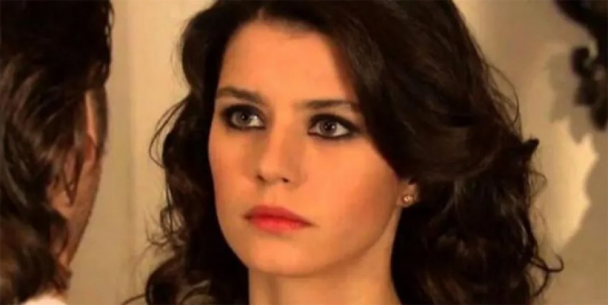 Beren Saat kimdir ?