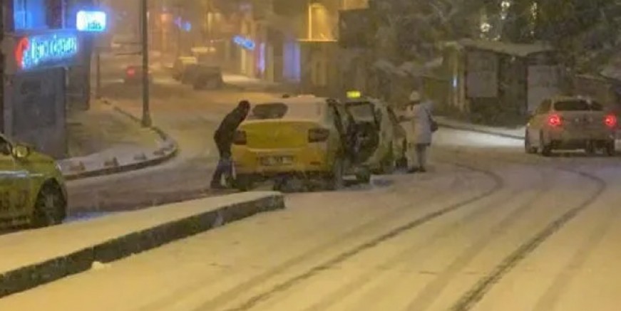 İstanbul'da İzlanda kışı etkisini gösteriyor
