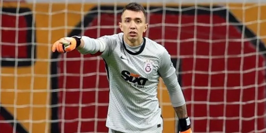 Galatasaray'da Muslera geri dönüyor