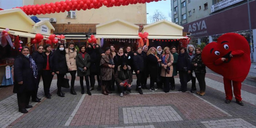 Kartallı kadınlardan Sevgililer Günü Pazarı