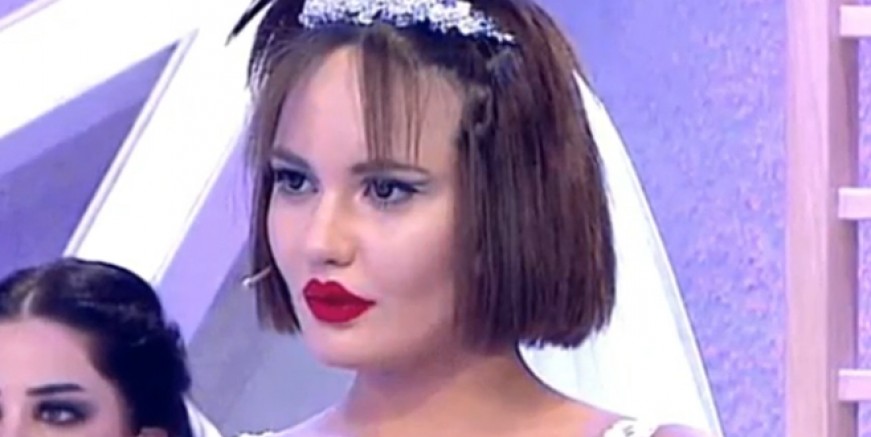 Bahar Candan çırılçıplak poz verdi