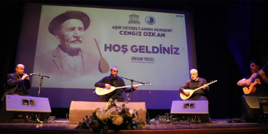 Cengiz Özkan sevgisi Kartal'da salona sığmadı