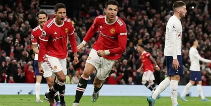 Cristiano Ronaldo tarihe geçti!