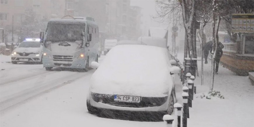 İstanbul Aybar Kar Fırtınası'na teslim!