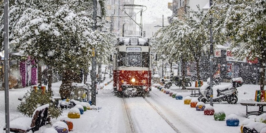 İstanbul'da okullar Pazartesi'ye kadar tatil edildi