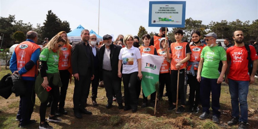 Kartallı çevreciler fidan dikti