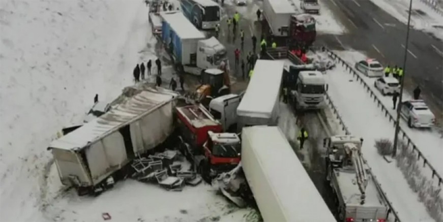 Kuzey Marmara Otoyolu'nda kar kazası
