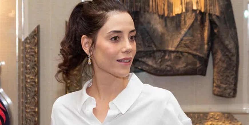 Cansu Dere İspanyolları büyüledi!