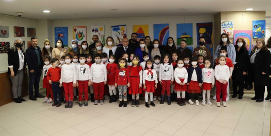 Dünya çocuklarının eserleri Kartal'da sergileniyor