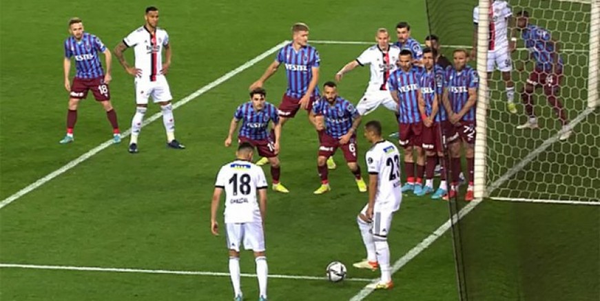 Trabzonspor - Beşiktaş maçında kural hatası iddiası