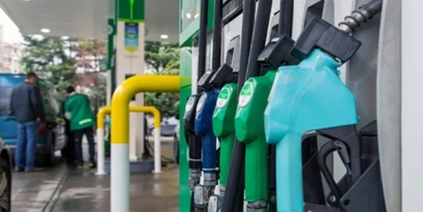 Benzin 25 lirayı, motorin ise 24 lirayı aştı