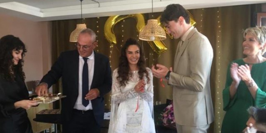 Ebru Şahin Cedi Osman ile nişanlandı