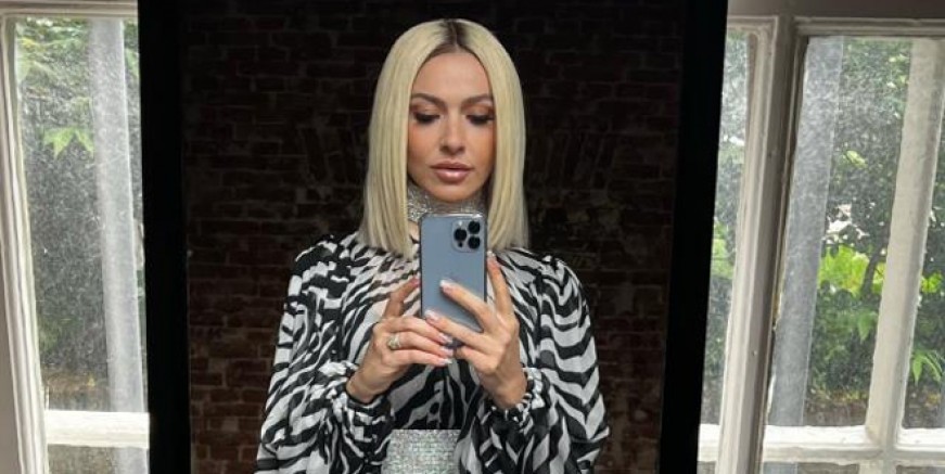 Hadise Kardashian'a benzedi