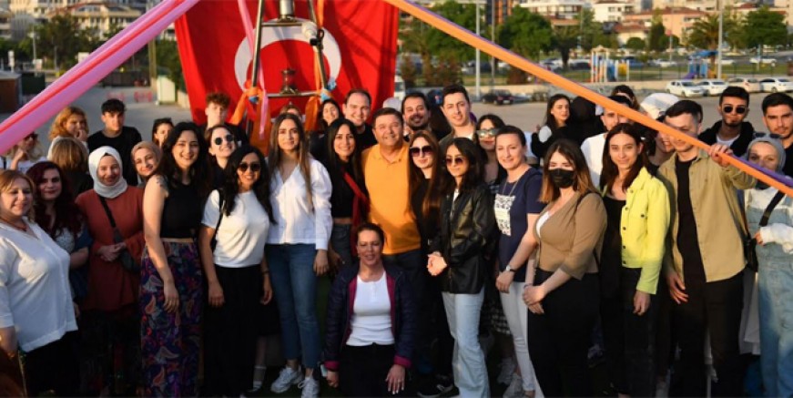 Maltepe açıklarında 19 Mayıs coşkusu!