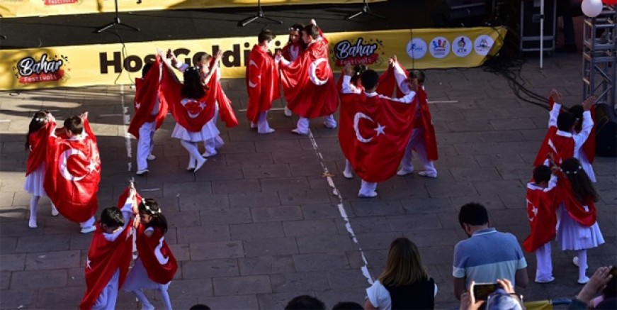 Tuzla'da Bahar Festivali'ne yoğun ilgi