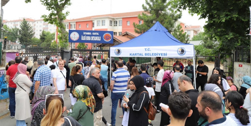Kartal Belediyesi’nden LGS'ye giren öğrencilere destek