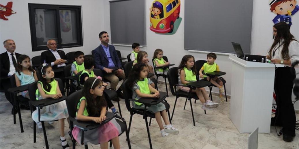 Kartal'ın miniklerine uygulamalı trafik eğitimi
