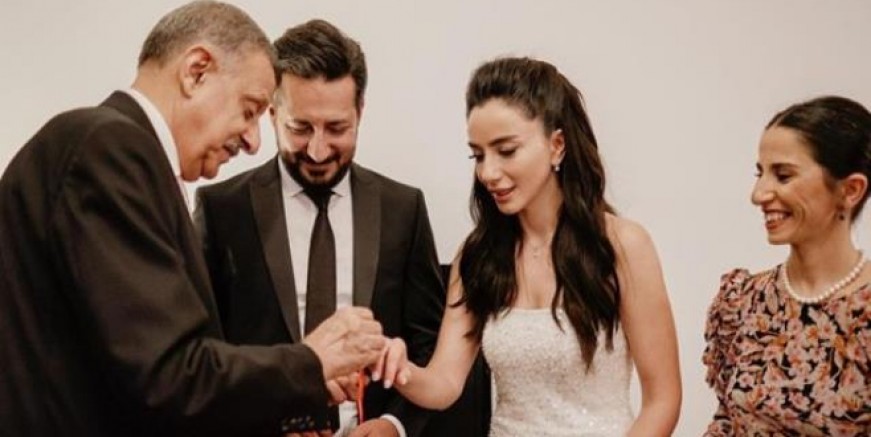 Öykü Gürman Fatih İçmeli ile nişanlandı