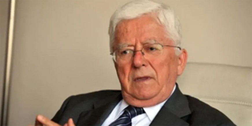 Tarhan Erdem hayatını kaybetti