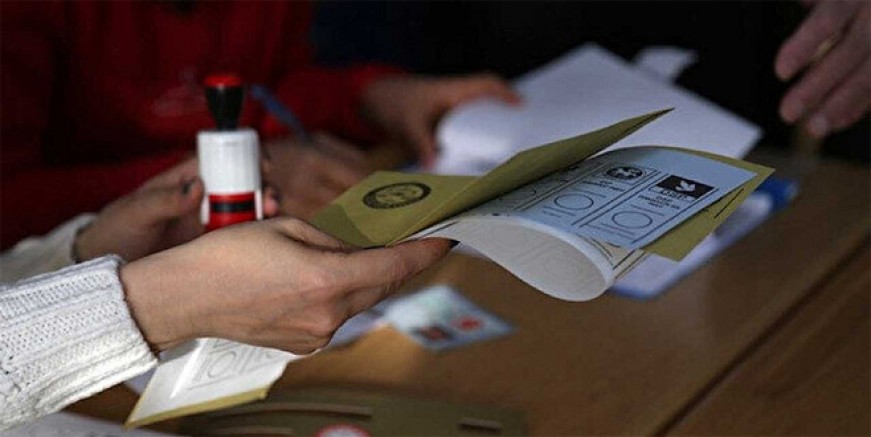 Yarın seçim olsa oyunuzu kime verirsiniz?