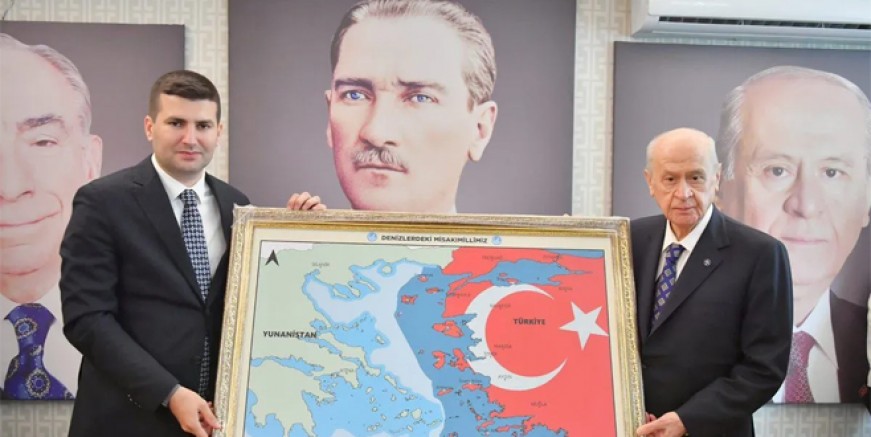 Bahçeli’nin fotoğrafı diplomatik krize yol açtı
